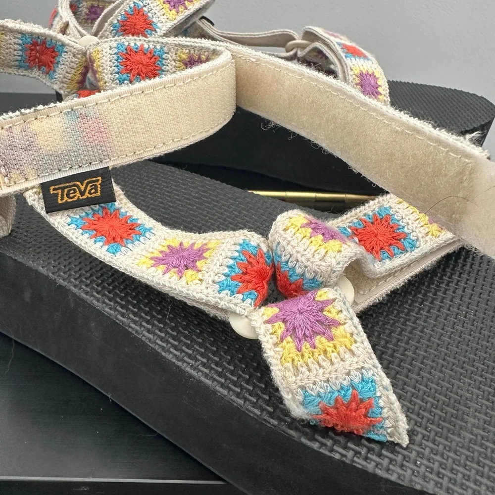 Teva Women's Colorful Crochet Platform Sandal size 10 - Picture 7 of 8